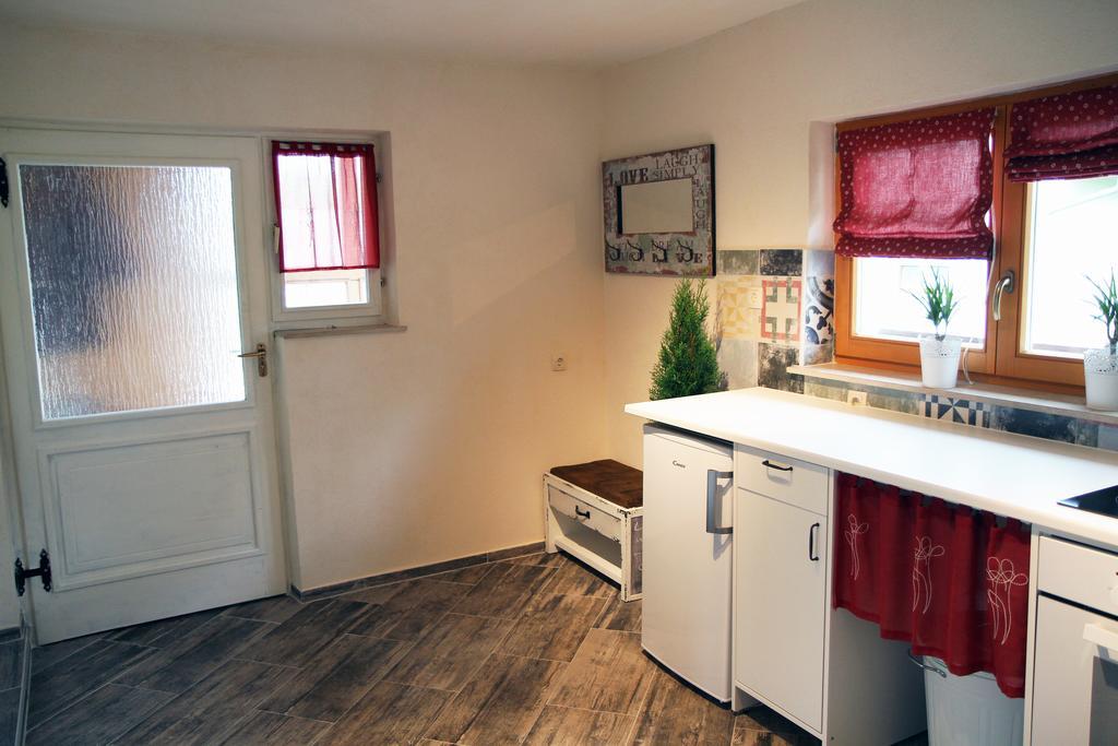 Apartma Obrh Smarjeske Toplice Buitenkant foto