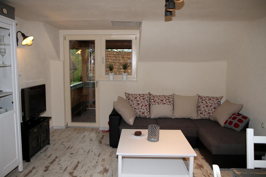 Apartma Obrh Smarjeske Toplice Buitenkant foto