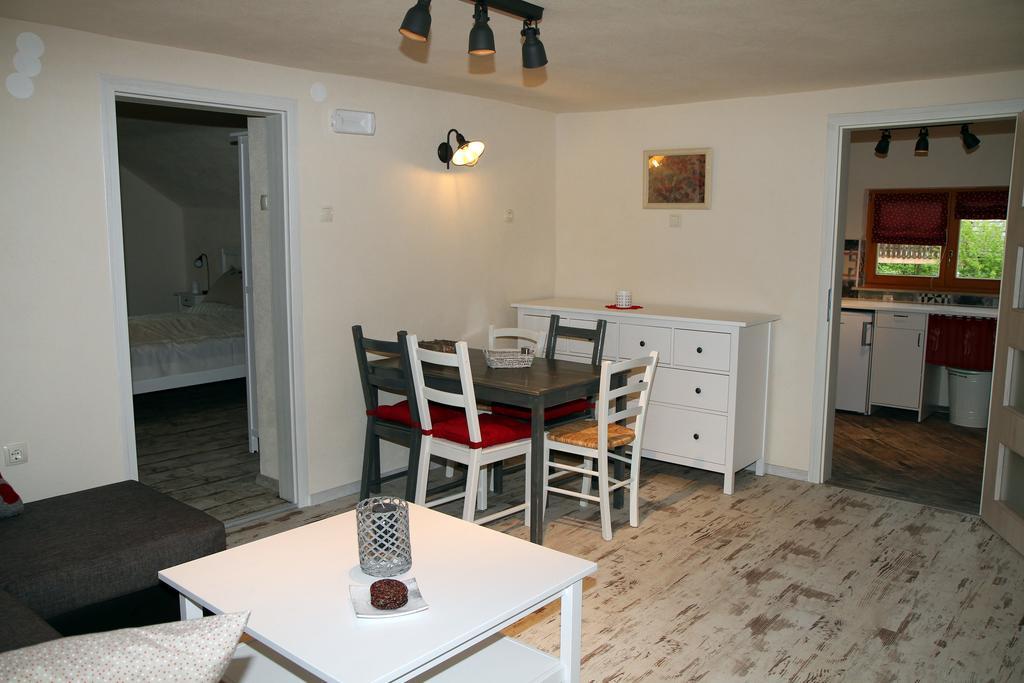 Apartma Obrh Smarjeske Toplice Buitenkant foto